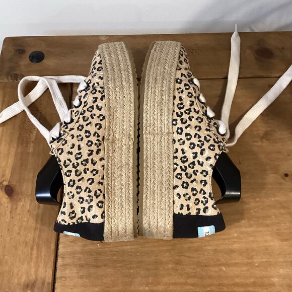 Toms Animal Print Flats with Cream Laces - Picture 6 of 10